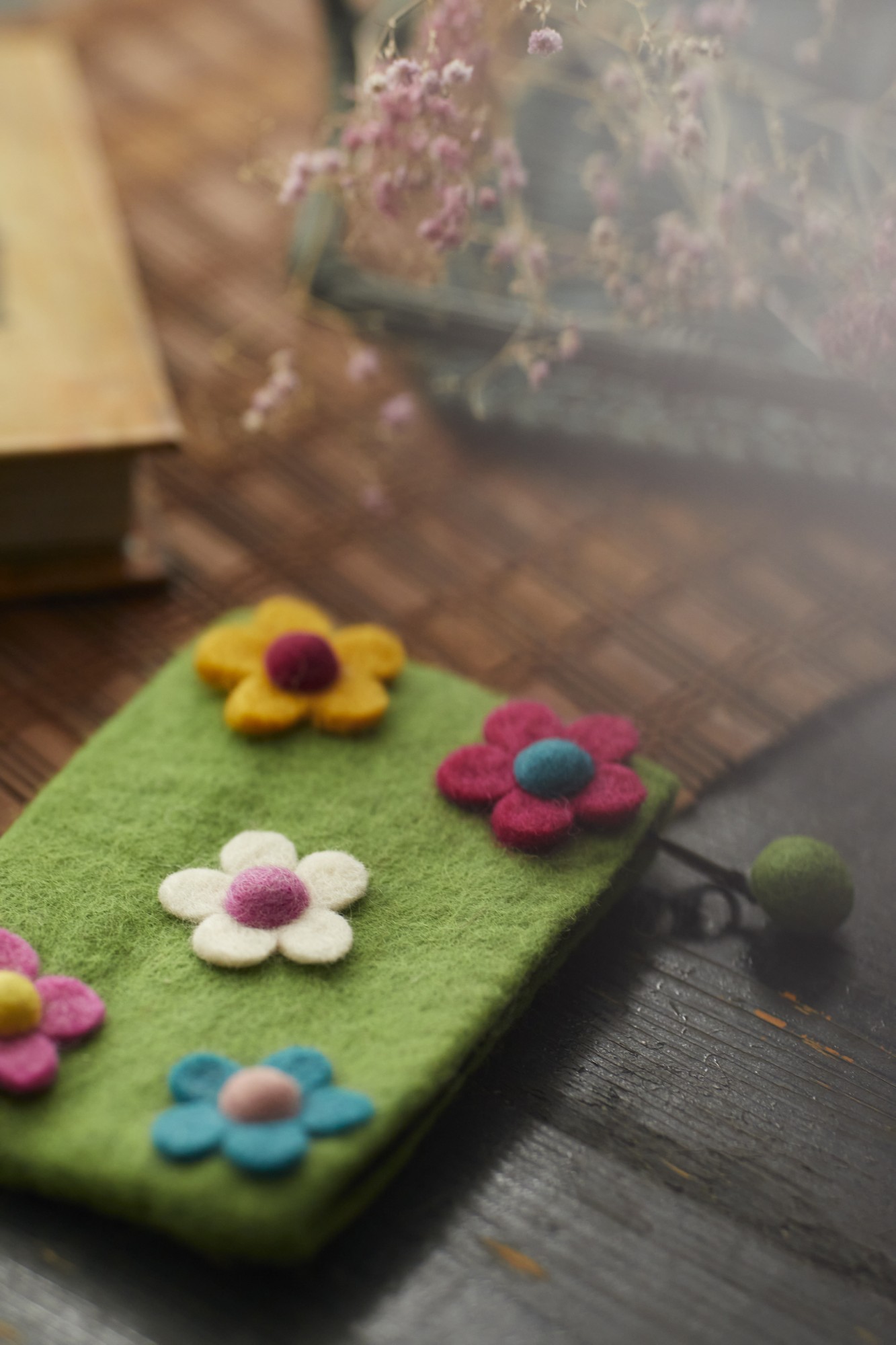 Filz-Etui 'Blumenwiese', oliv, B 16 cm, H 10 cm günstig bestellen