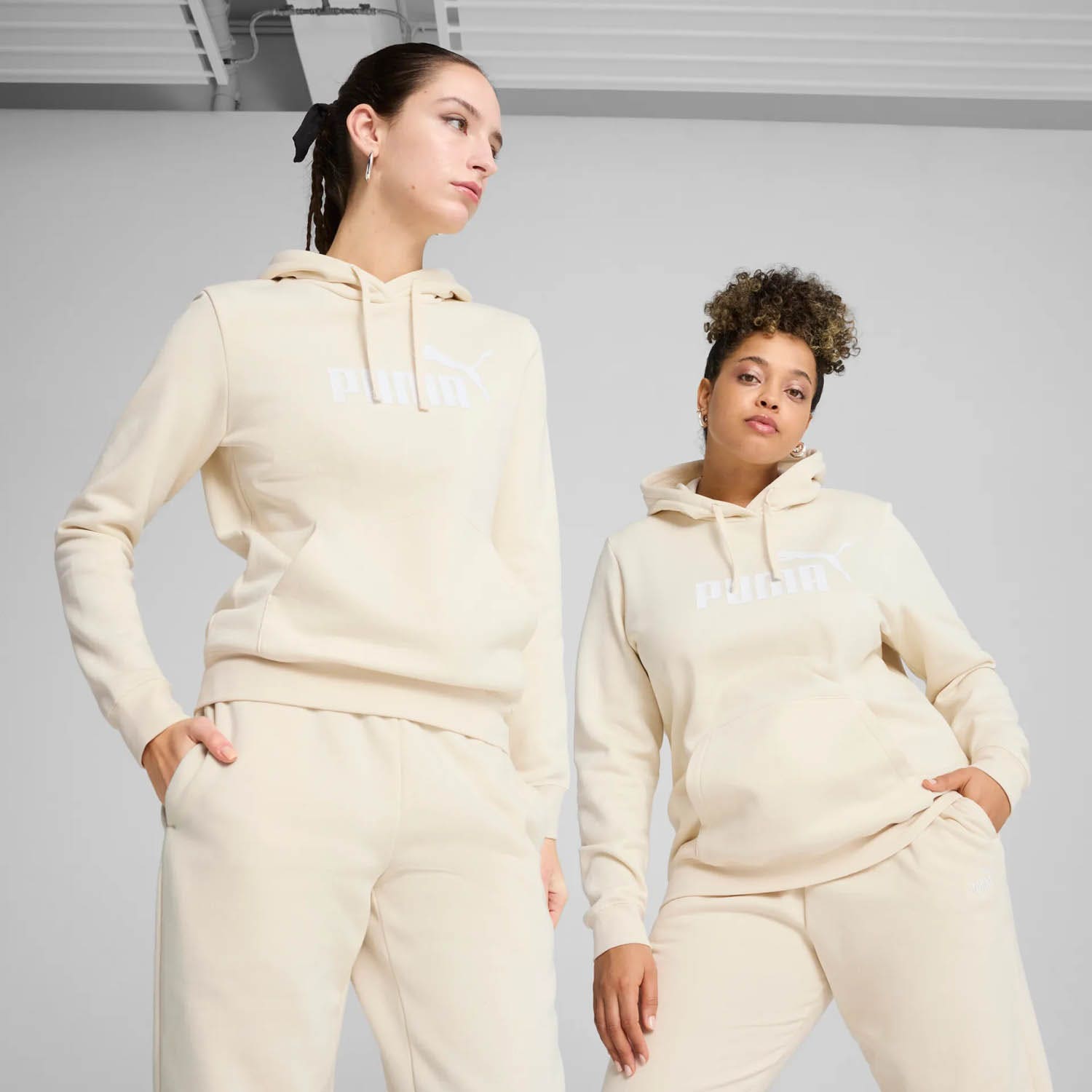 PUMA  Essentials Logo Hoodie Dames