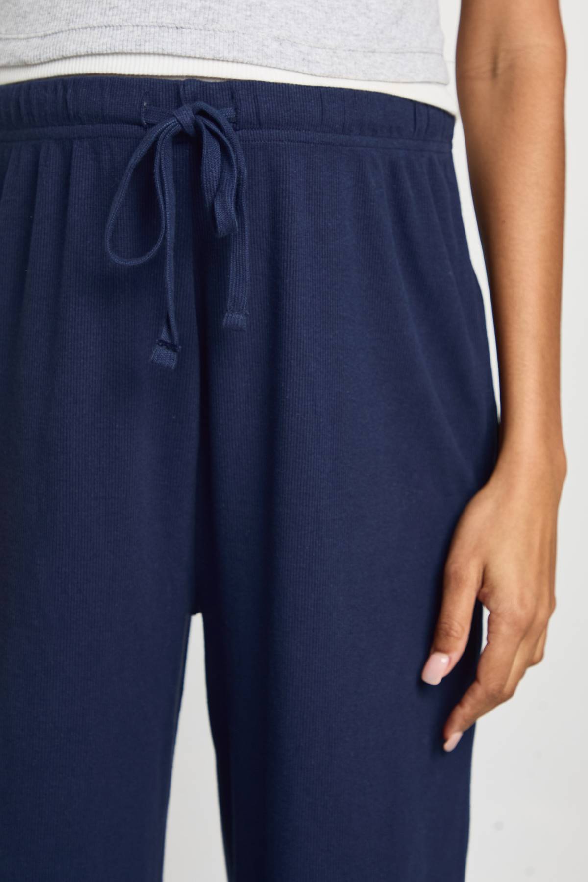 boohoo Pantalon De Maternité Basique Côtelé À Jambes Larges