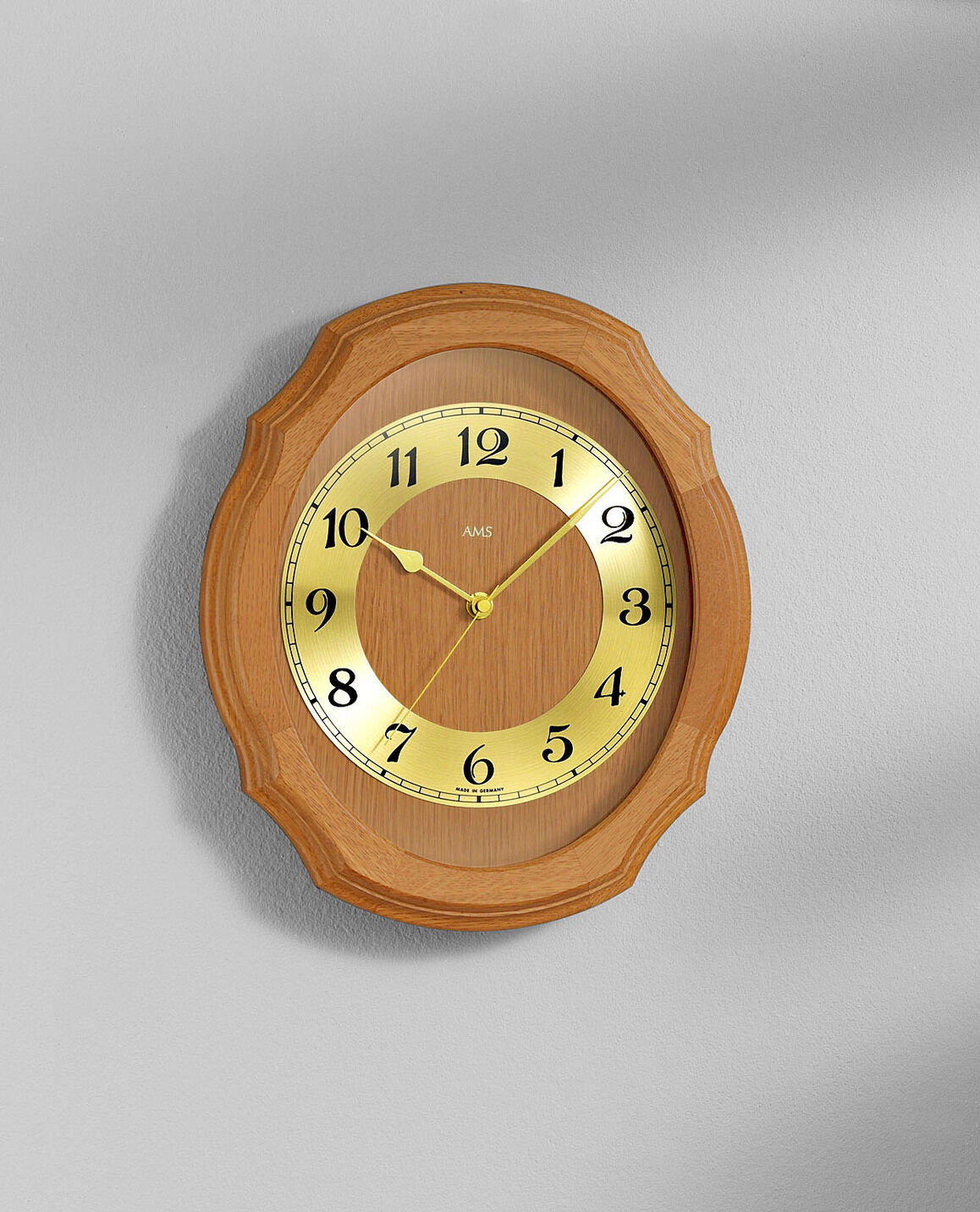 Wanduhr mit Funkuhrwerk