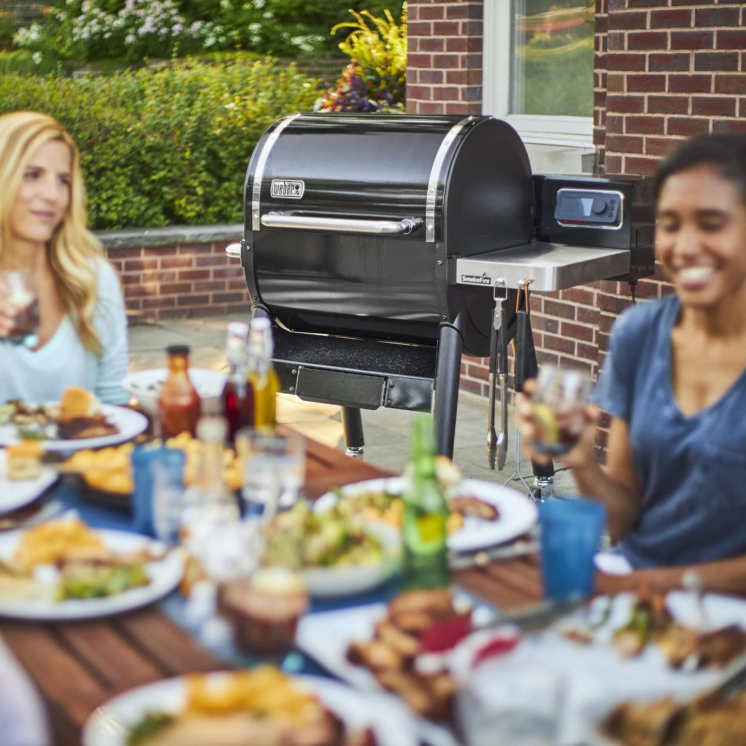 Weber SmokeFire EX4 Gen 2 24-Inch Wi-Fi Enabled Wood Fired Pellet Grill - 22510201