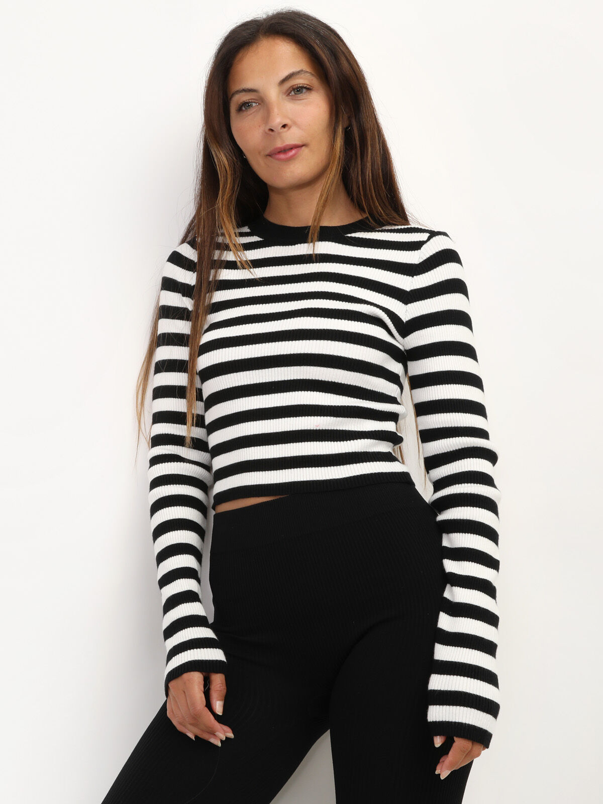 Pull court à motifs rayés- Noir