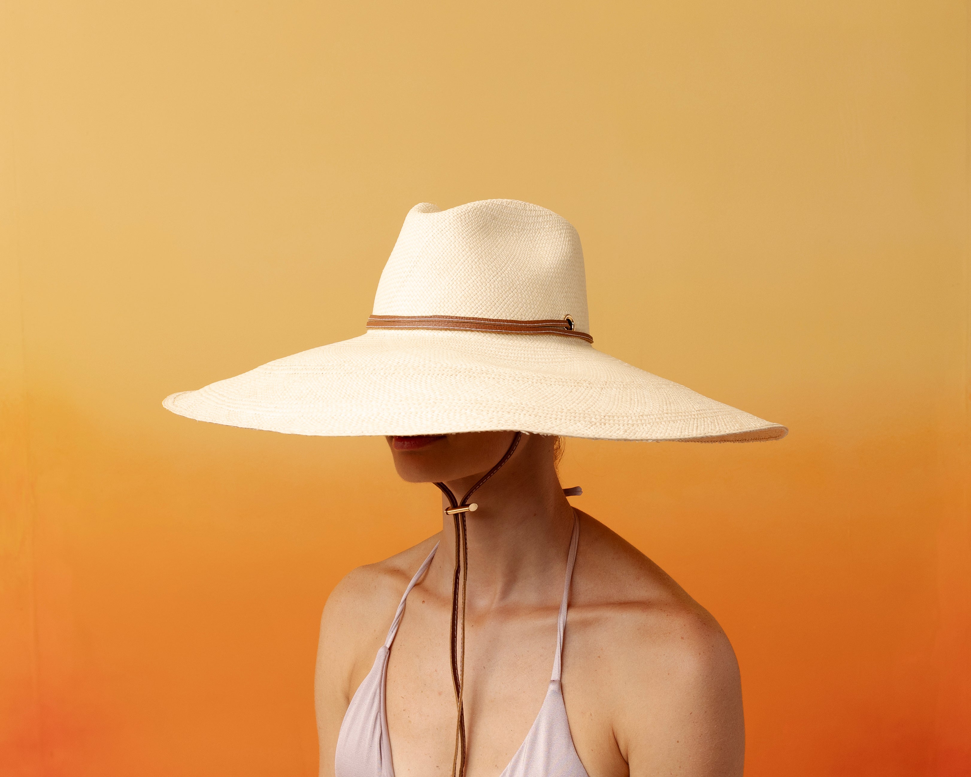 Chapeau Aguacate à bords extra longs avec bandeau en cuir