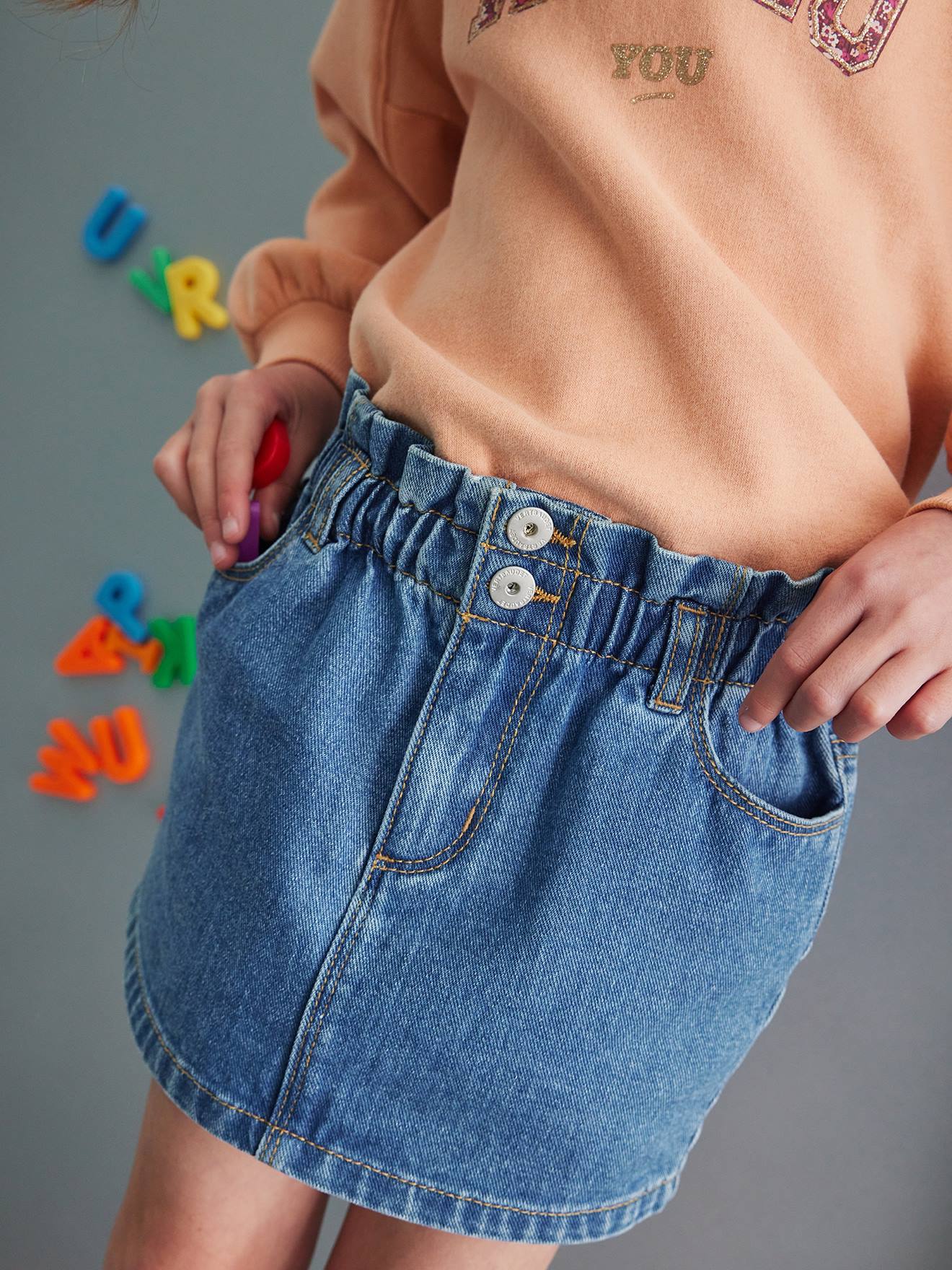 Saia jeans azul-escura estilo 
