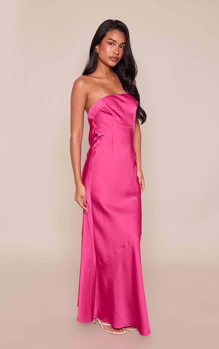 Rose Fuchsia Robe Longue Fuchsia En Satin À Bandeau Et Dos Drapé Cowl