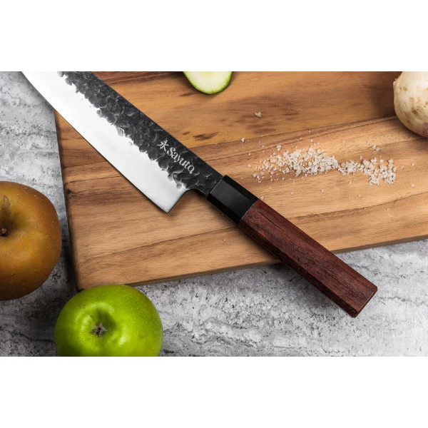 Couteau Sayuto Sequoia San Mai modèle chef 21cm brute de forge Sayuto