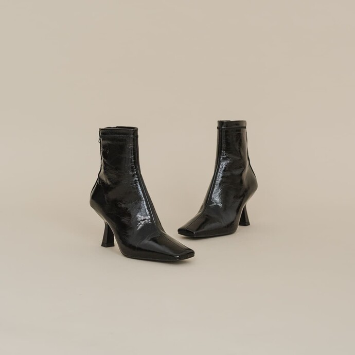 Bottines à talon  en cuir brillant noir