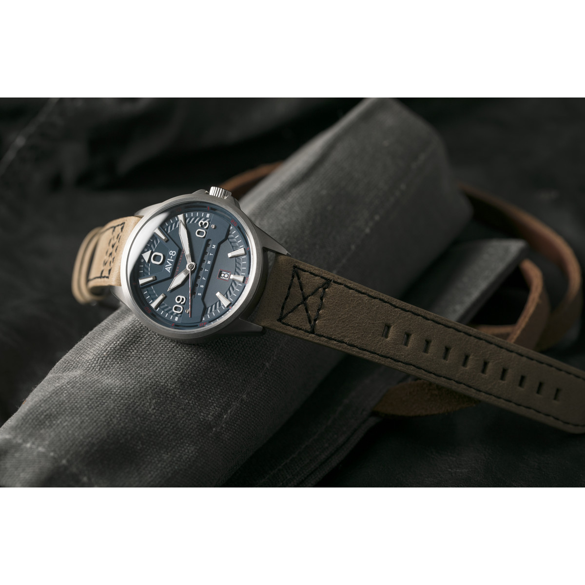 Montre AVI-8 homme acier cuir beige