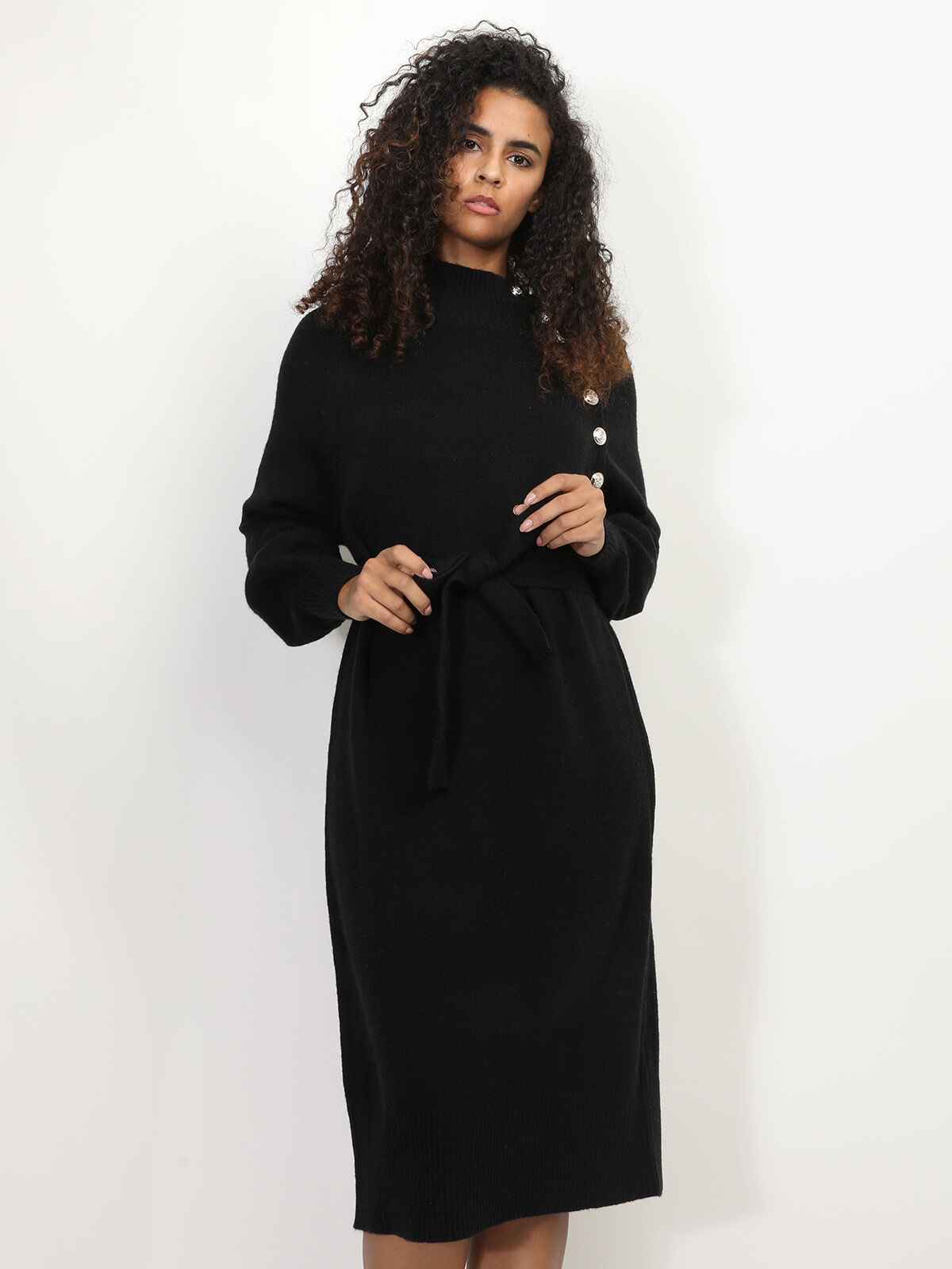 Robe pull à ceinture et boutons- Noir