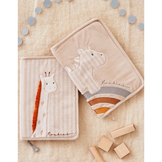 Protège carnet de santé en veloudoux   Girafe        de               Noukies