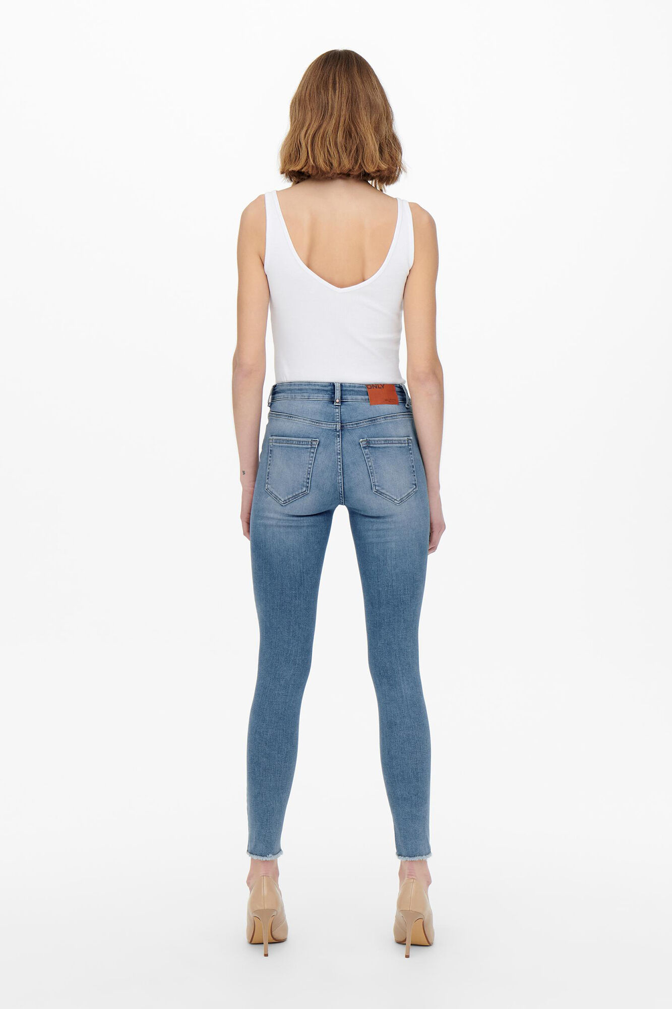 Calça jeans skinny de cintura média