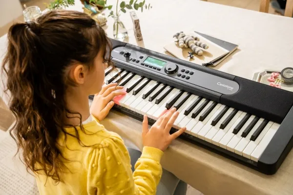 Casio LK-S450, Digital synthesizer, Kor, Flanger/Digital signalbehandling (DSP), Efterklang, 5 W, Sort, LCD, Vekselstrøm, Batteri