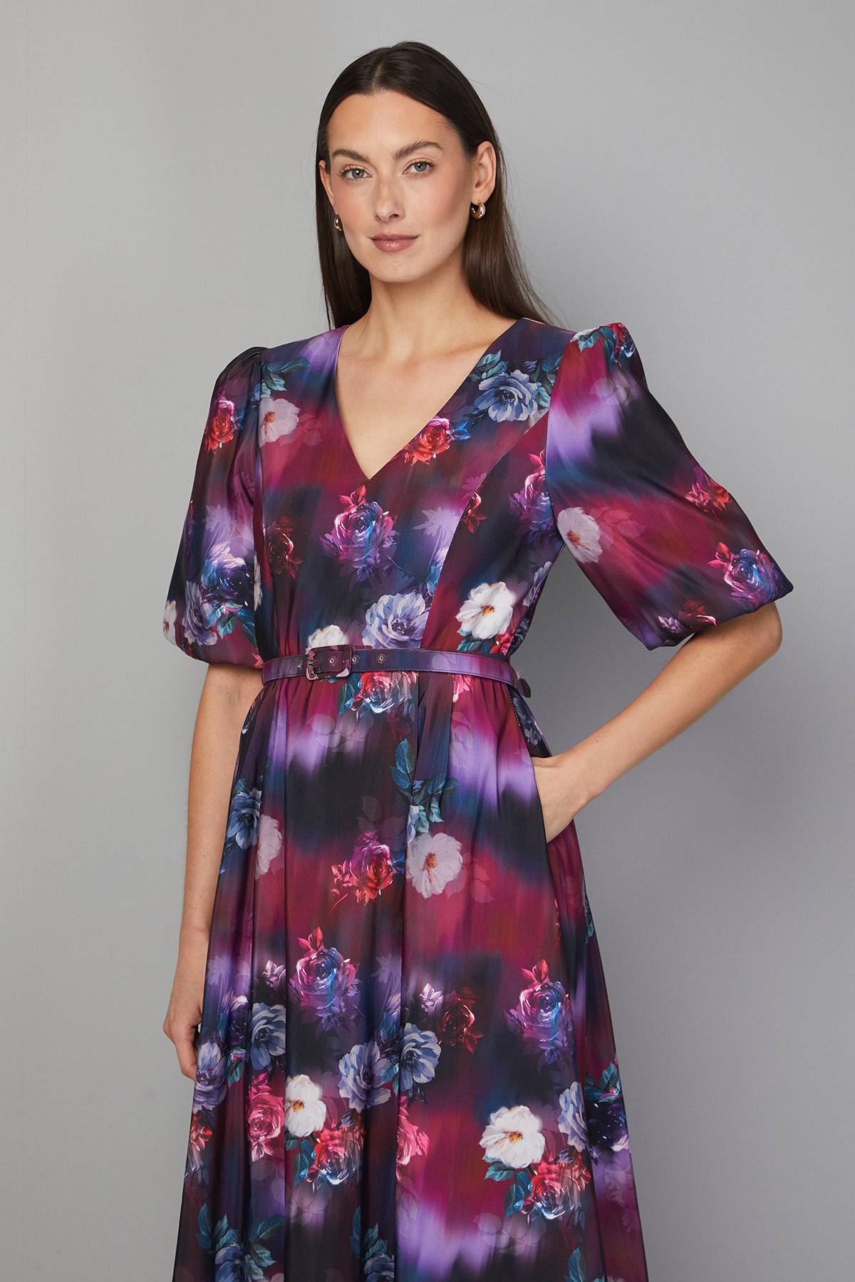 Wallis Robe Mi-Longue Ceinturée en Sergé Fleuri
