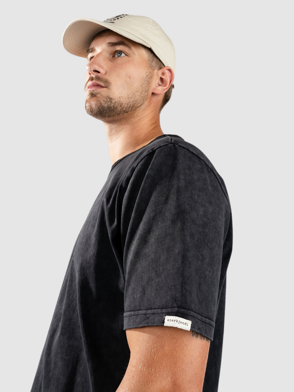 Anerkjendt Akkikki T-Shirt caviar