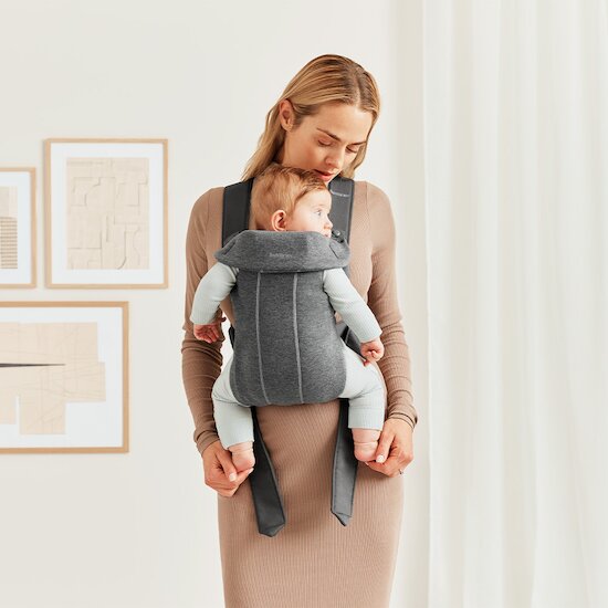 Porte-bébé Mini   Gris Foncé Jersey 3D        de               BabyBjörn
