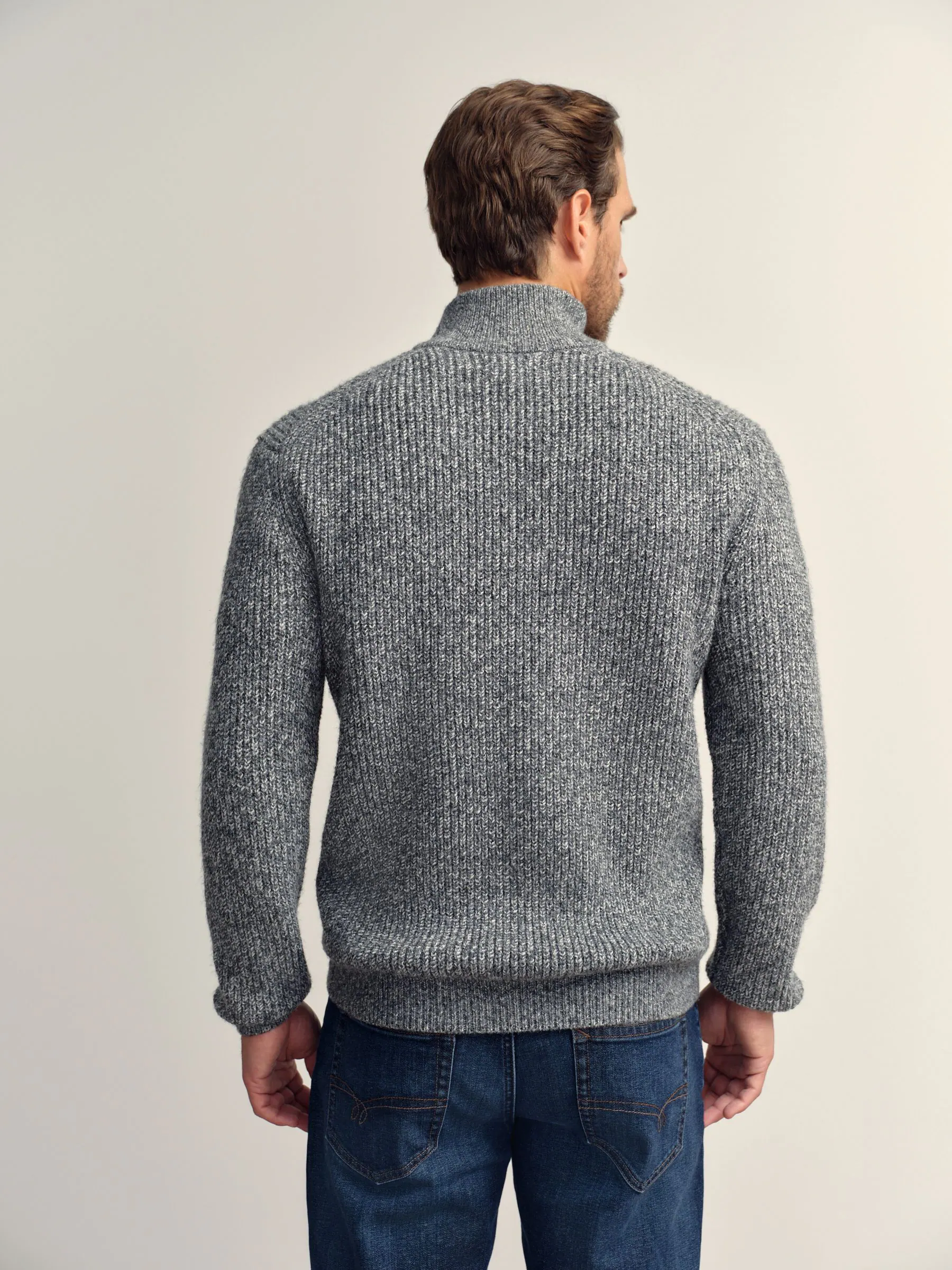 Grijs - Regular-fit gebreide trui met textuur en kwartrits bij de hals en wol