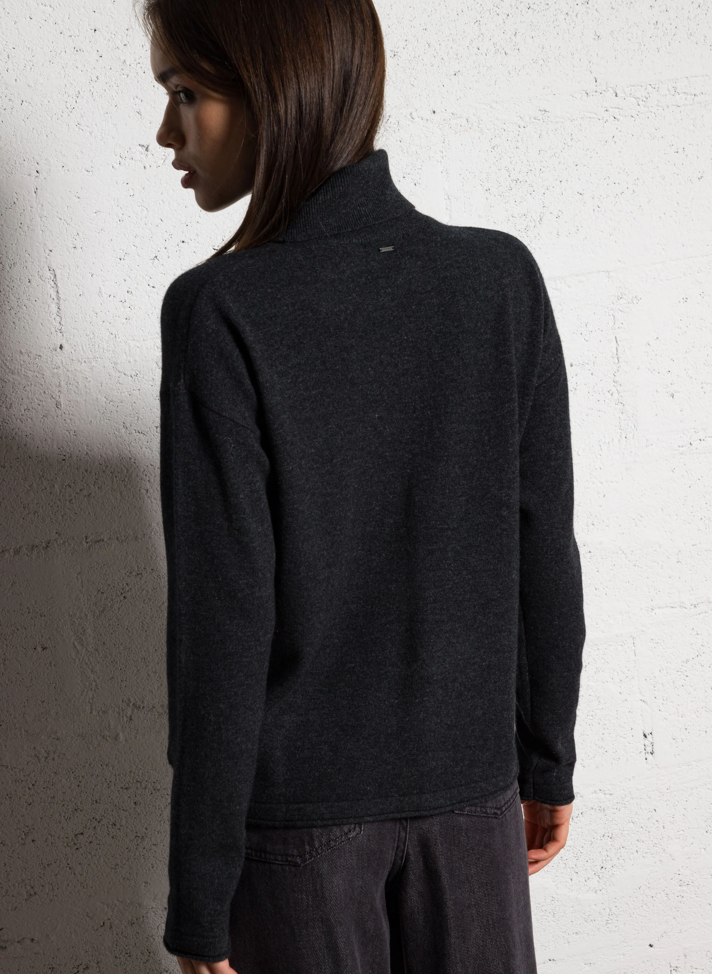 Pull col roulé brodé | Gris