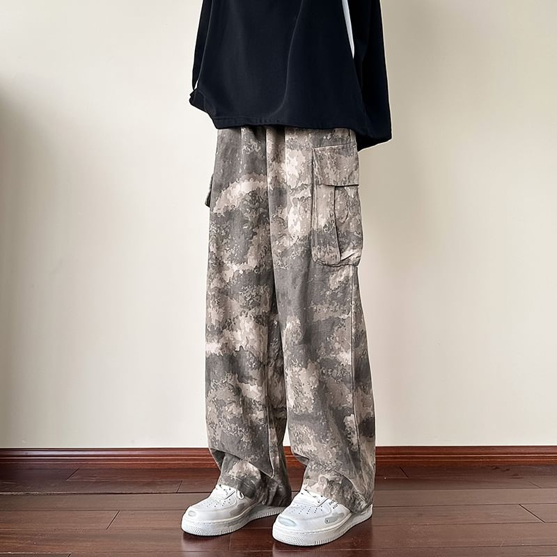 YERGO - Middelhoge camouflageprint jeans met wijde pijpen