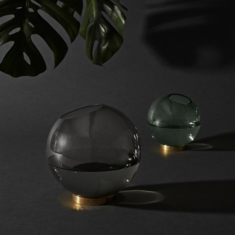 AYTM Globe vaas 21 zwart/goud
