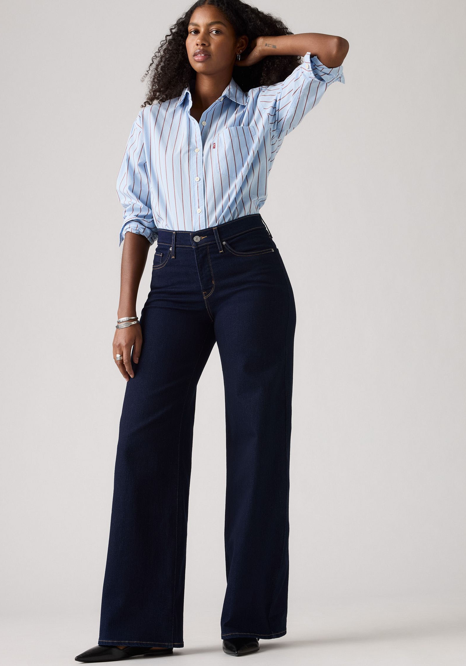 Levi's® Weite Jeans »Jeans 318 SHAPING«, im Five-Pocket Style