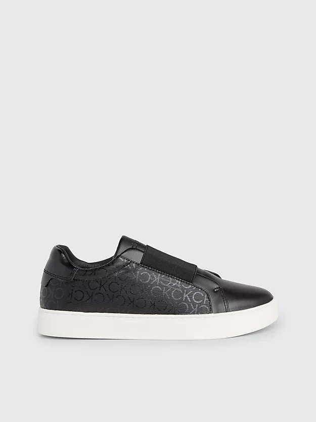 Sapatos sem cadarço com logotipo