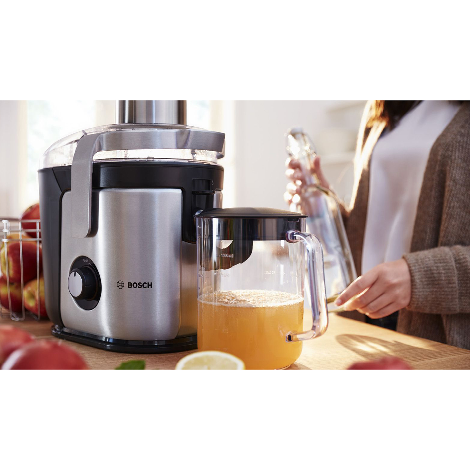 BOSCH Entsafter MES4010 - silber - mit Saftbehälter