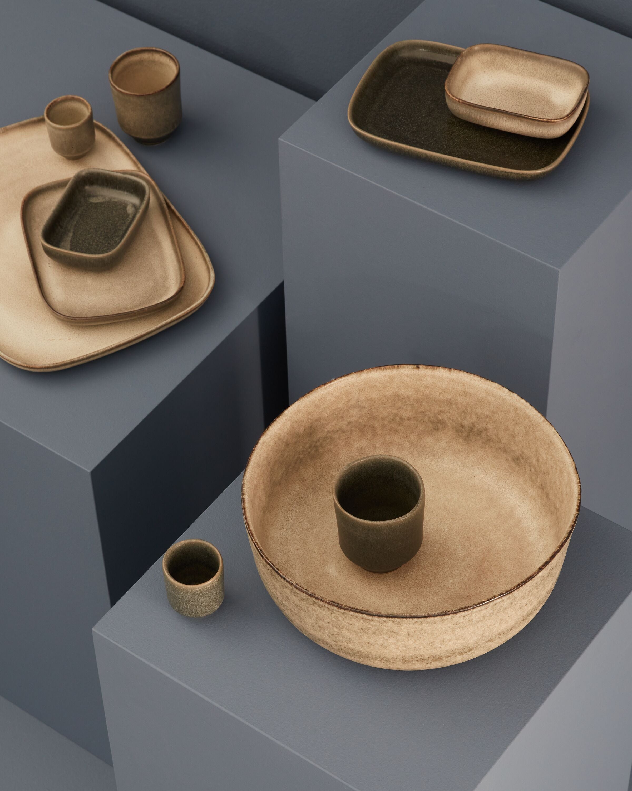 DUST Platte - Sand / B: 20.5 cm x T: 14.5 cm x H: 2.5 cm