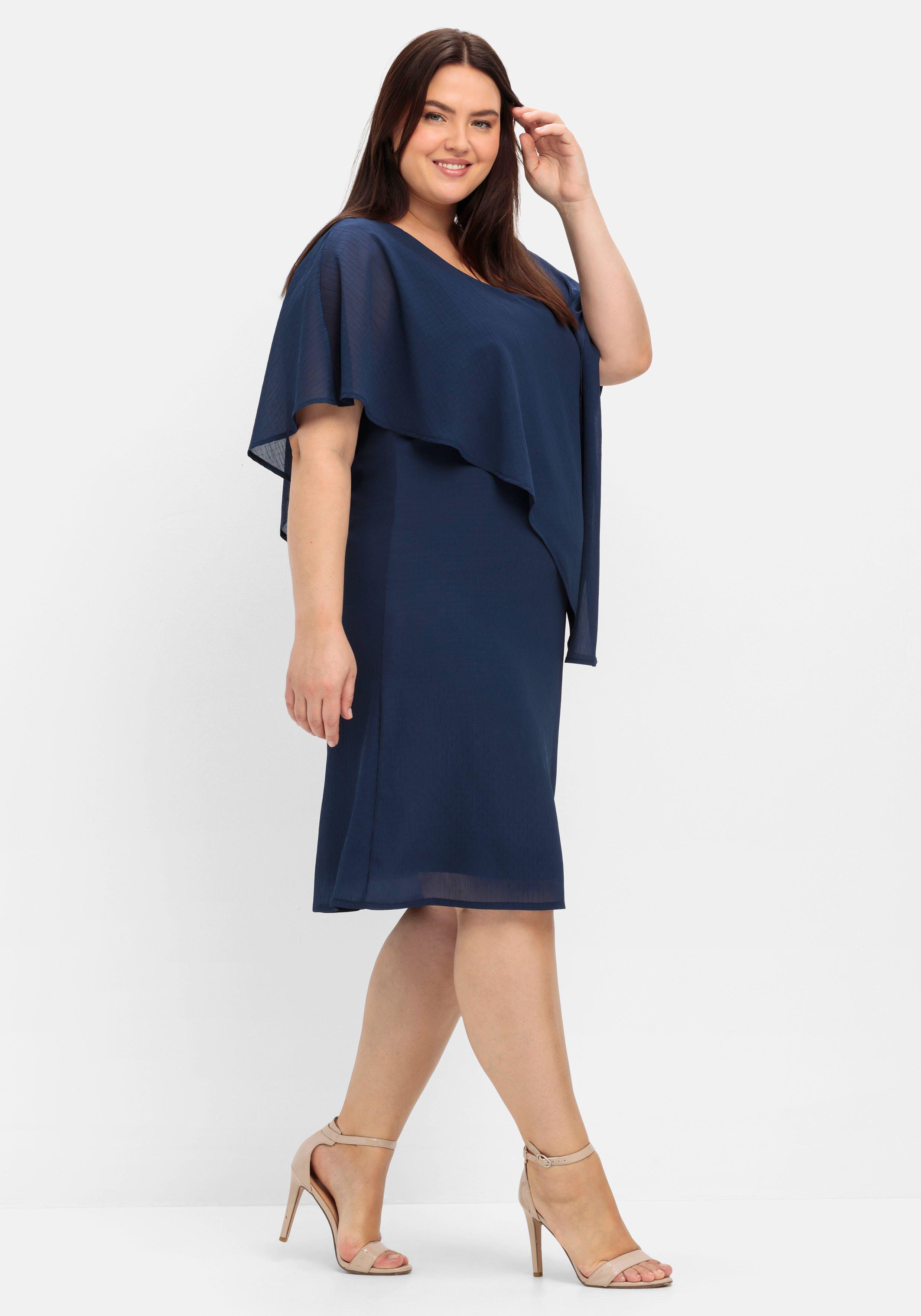 Cocktailkleid mit asymmetrischem Cape, aus Chiffon