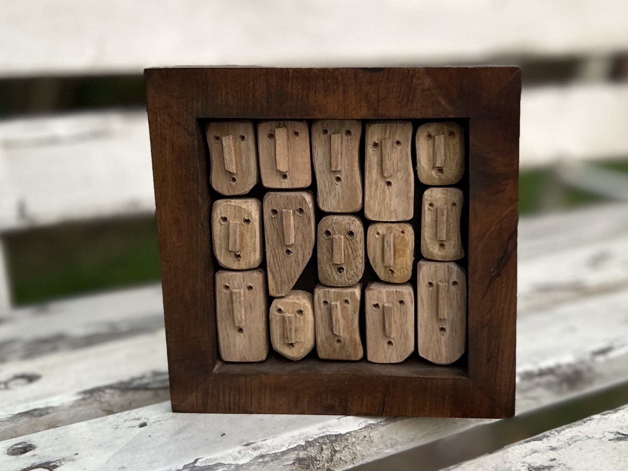 Holz-Reliefbild 'Köpfe', H 15 cm, B 15 cm, L 2 cm von fischer's lagerhaus