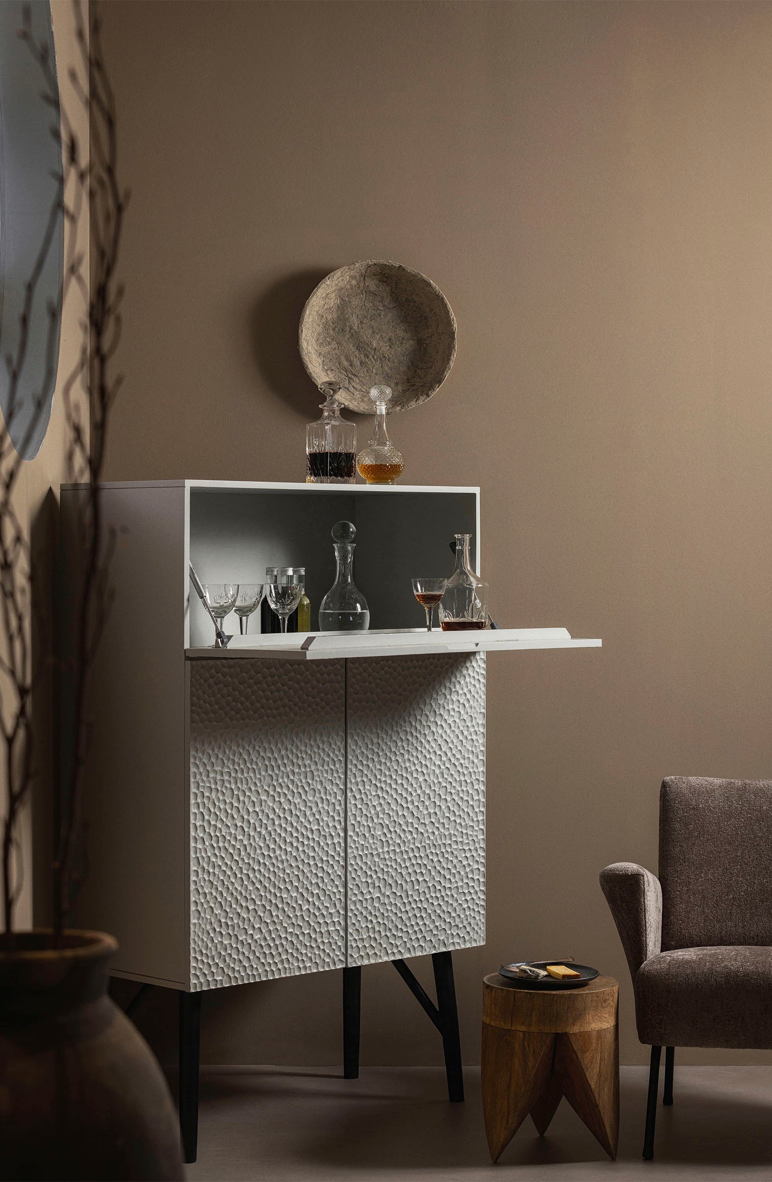 WOOOD Barschrank »Carve« mit grafischen Muster, Breite 90 cm
