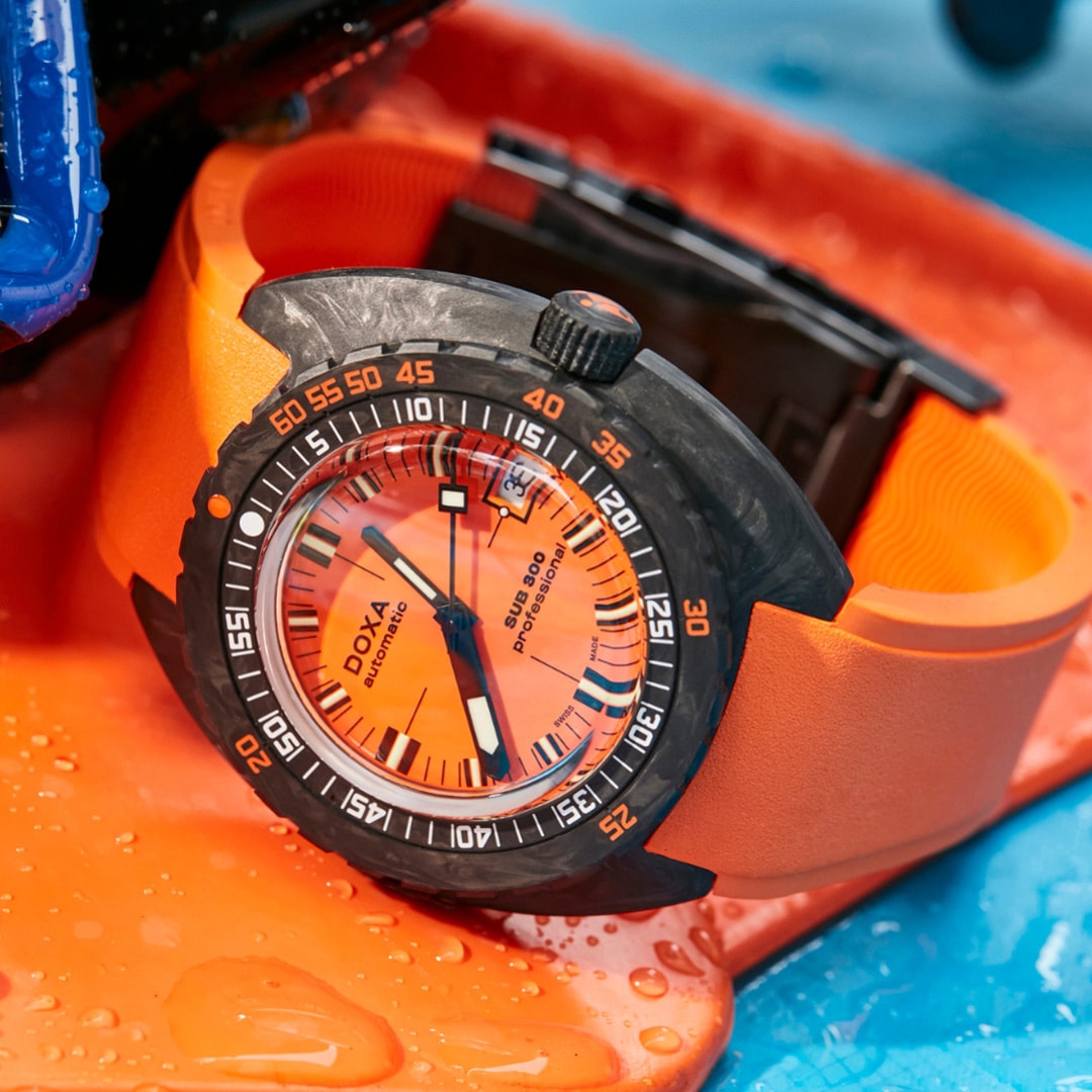 Doxa SUB 300 Carbon Professional