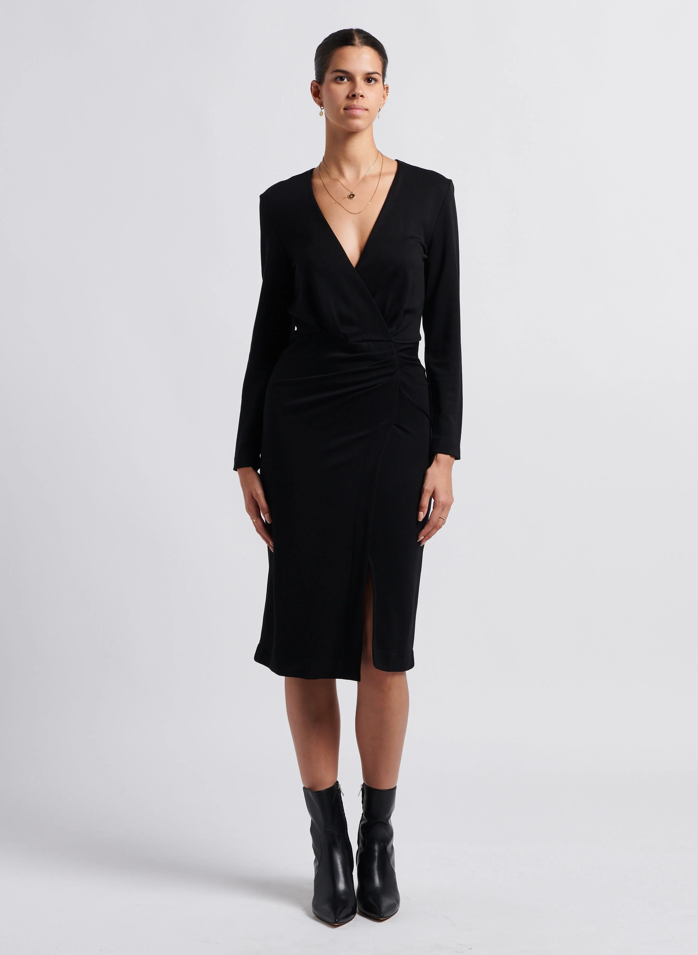 NEIA - Robe mi-longue col V| Noir