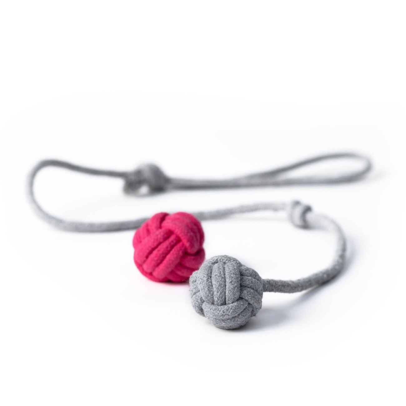 LucyBalu KNOT BALLS Katzen Wurfspielzeug grau/ weiß
