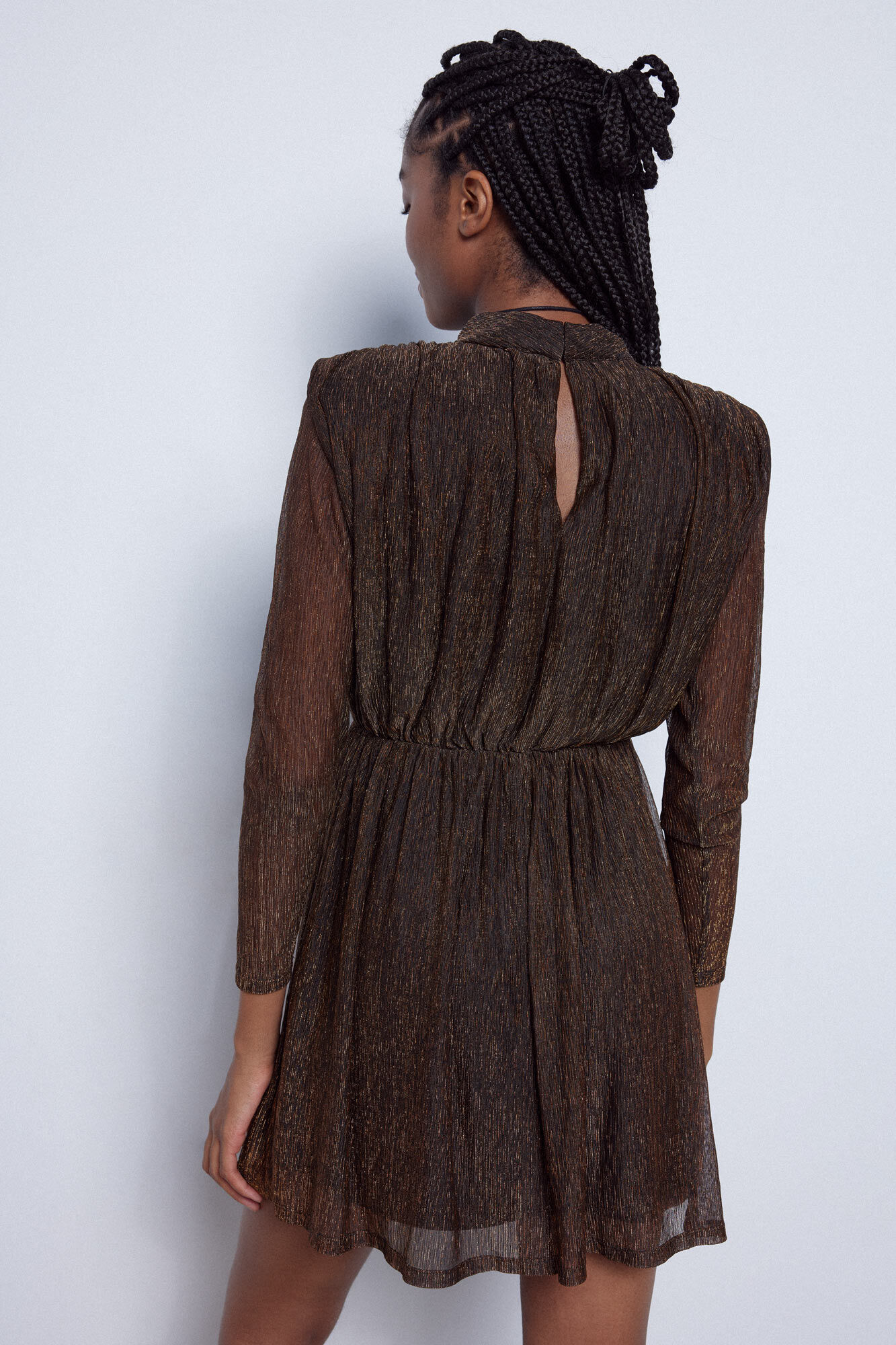 Vestido curto de tule com lurex