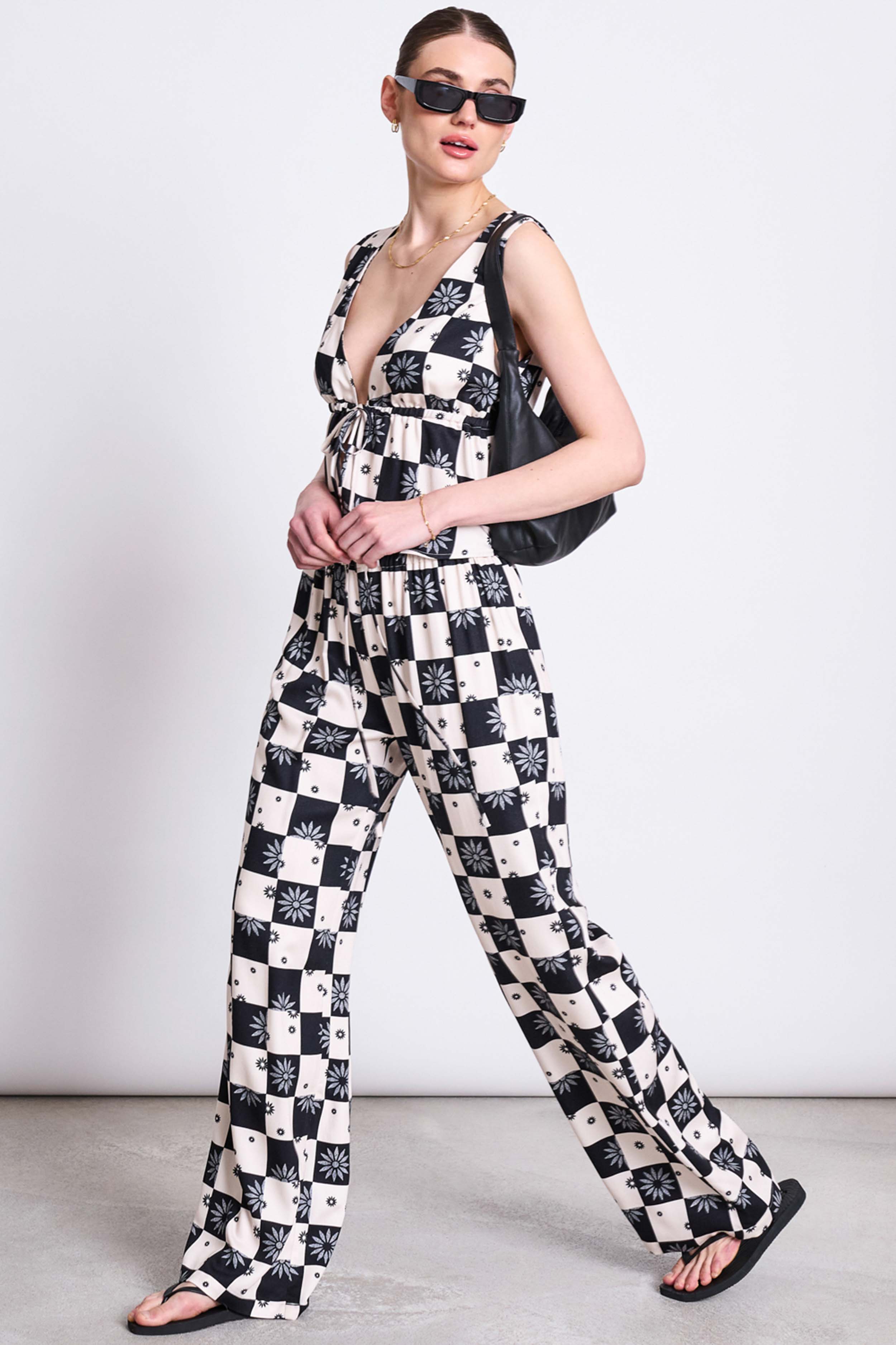 Jan 'n June Hose Strath Floral Square Print
