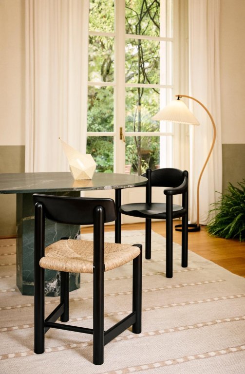 Gubi Daumiller stoel Black Pine