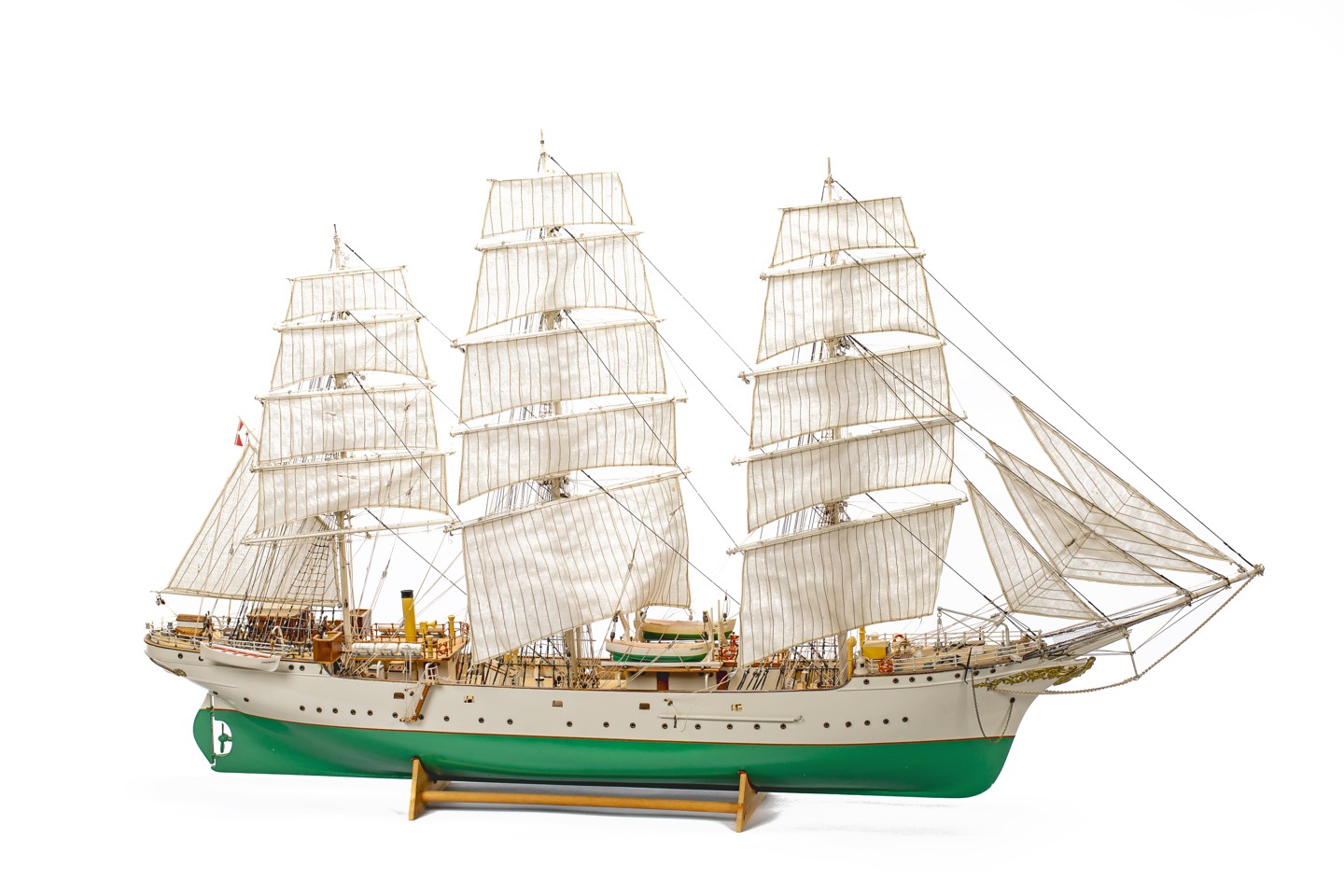 Billing Boats - Danmark Special Edition Wooden Hull - (438756)