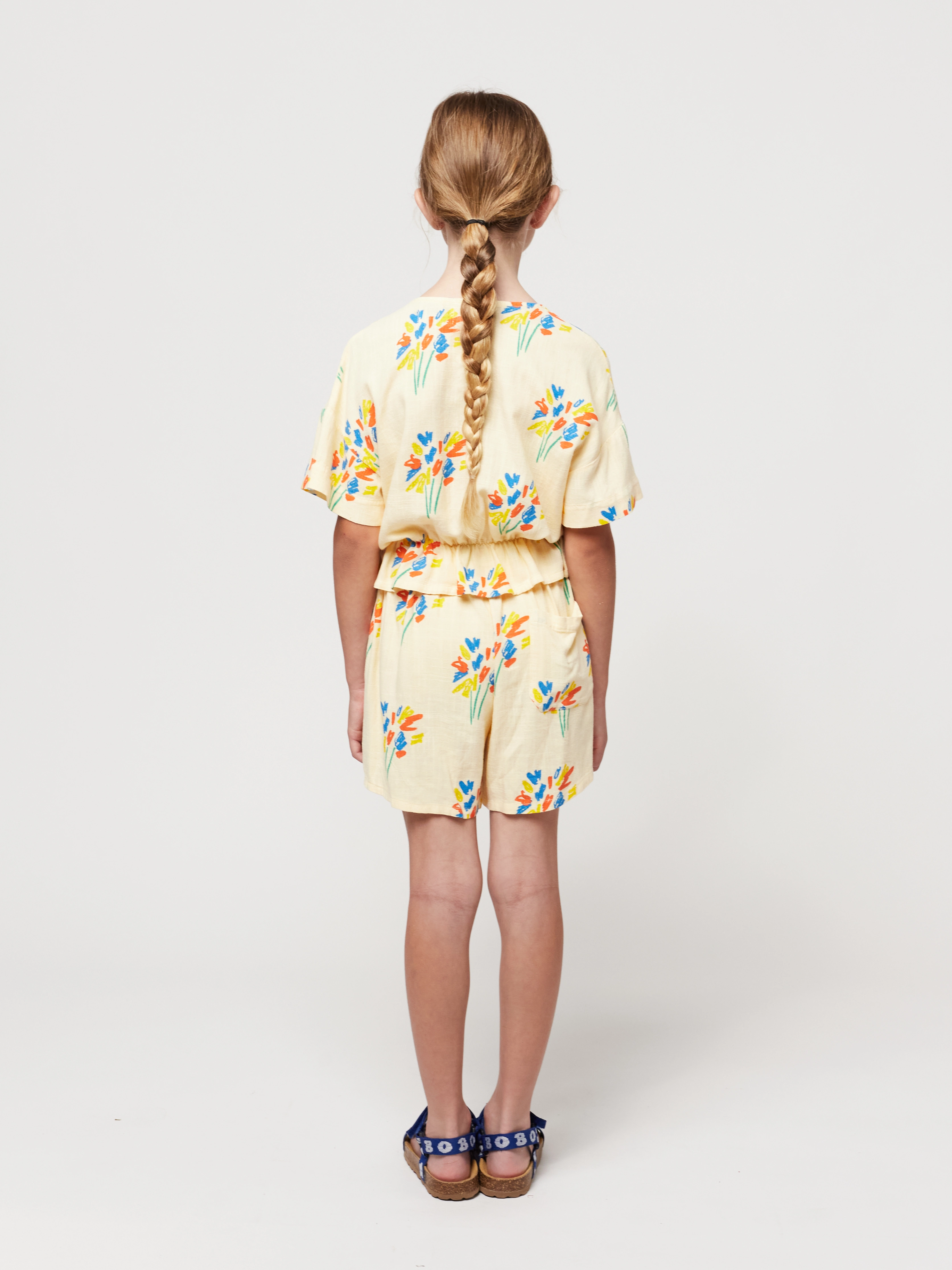 Shorts FIREWORKS AOP in light yellow