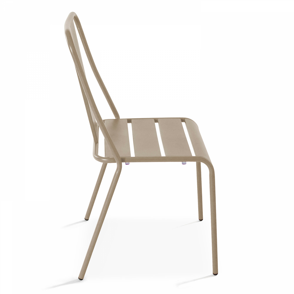 Chaise en métal taupe