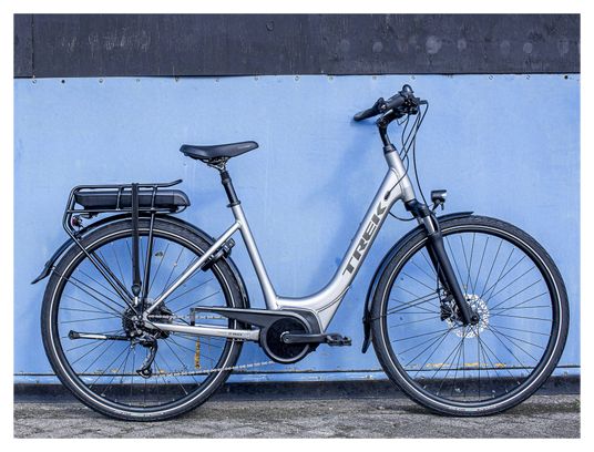 Vélo de Ville Électrique Trek Verve  2 Lowstep Bosch 400Wh Shimano Altus 9V Matte Gunmetal