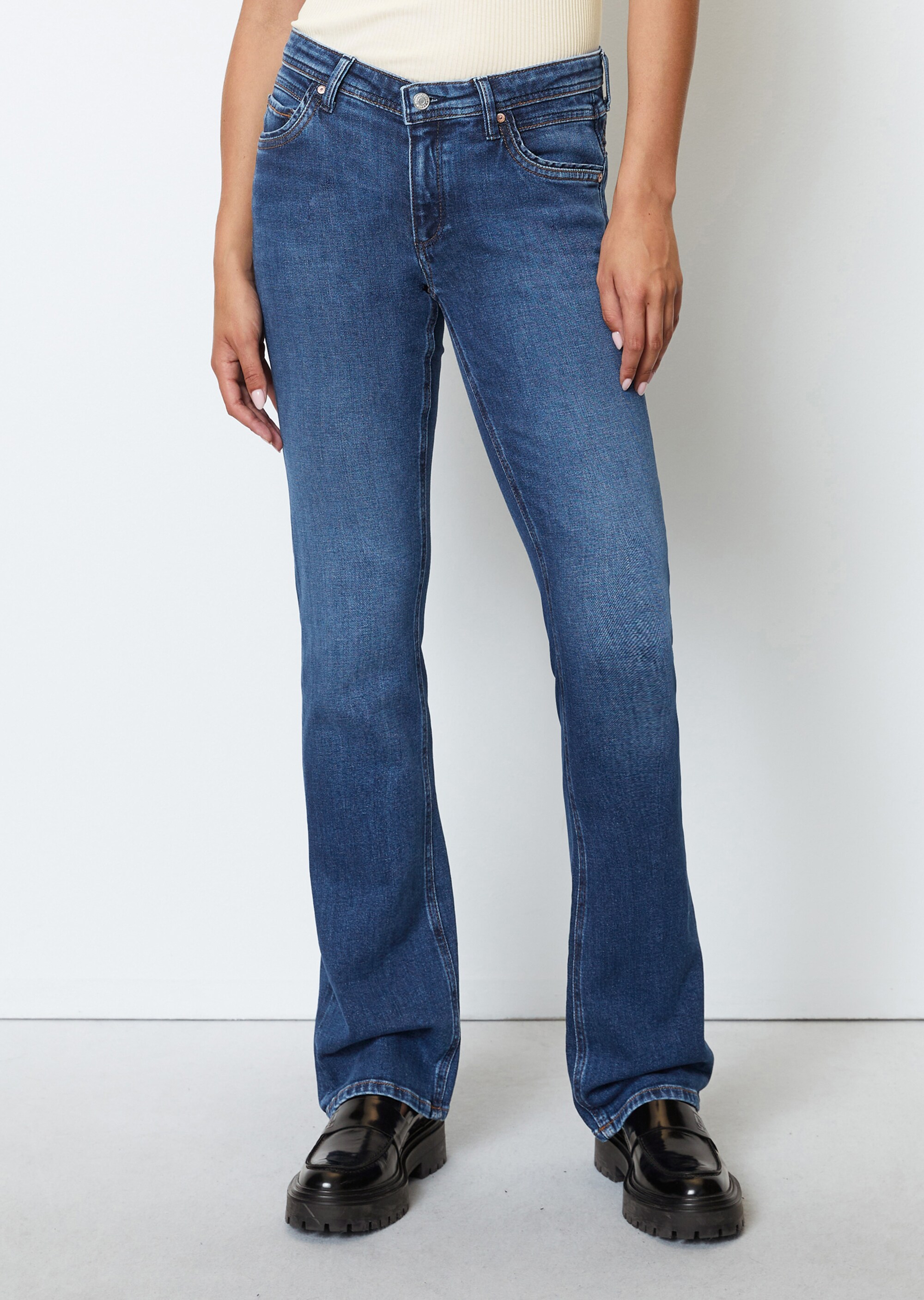 Jeans Modell NELLA bootcut aus stretchigem Organic Cotton-Mix