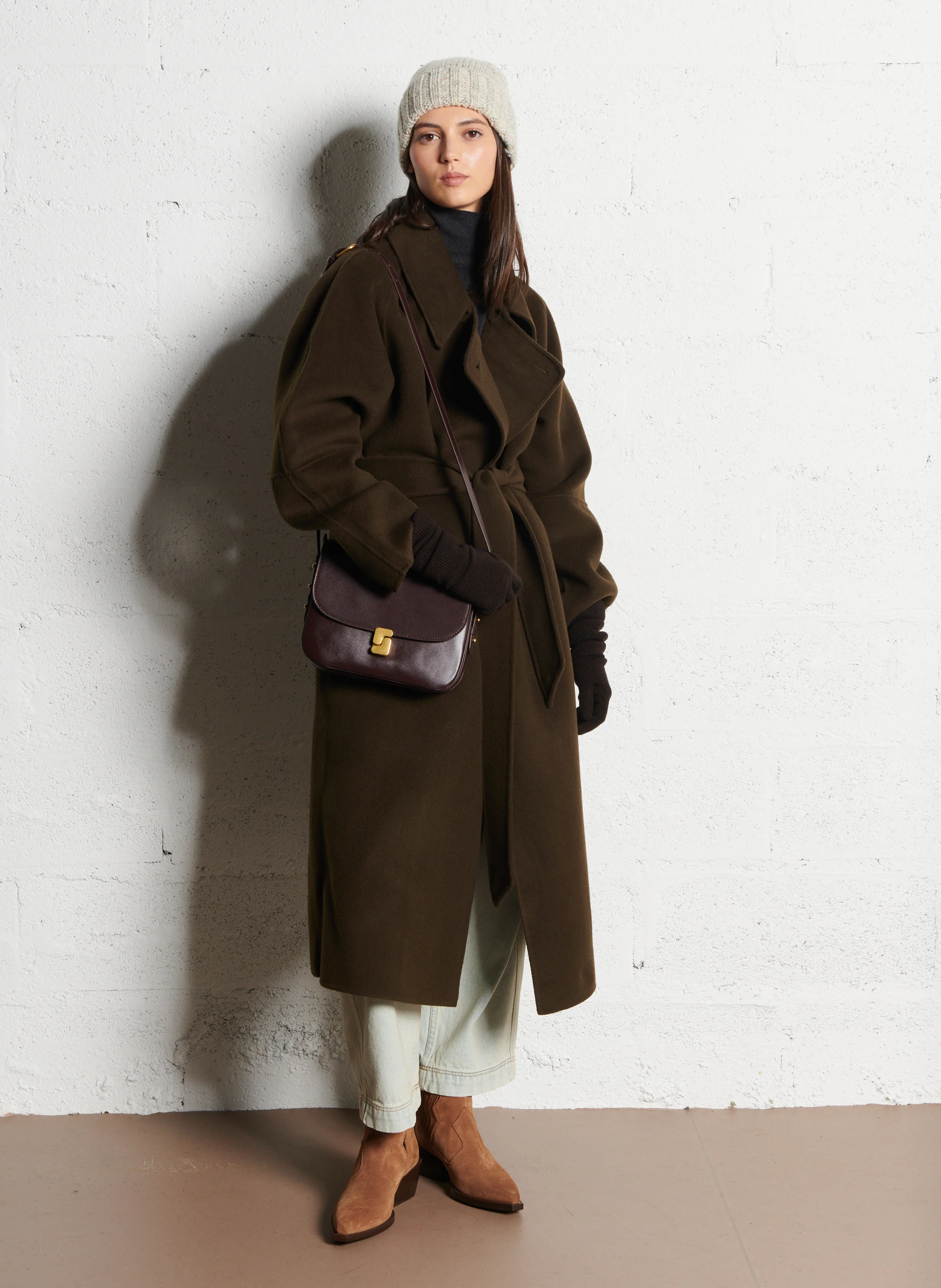 BELLISSIMA MAXI - Sac maxi bandoulière en cuir glacé en cuir| Violet