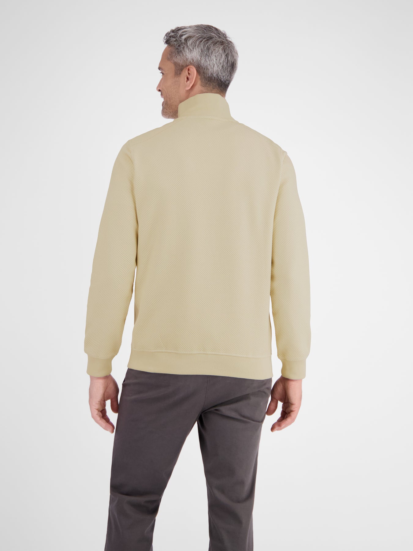Herren Troyer in sportiver Struktur