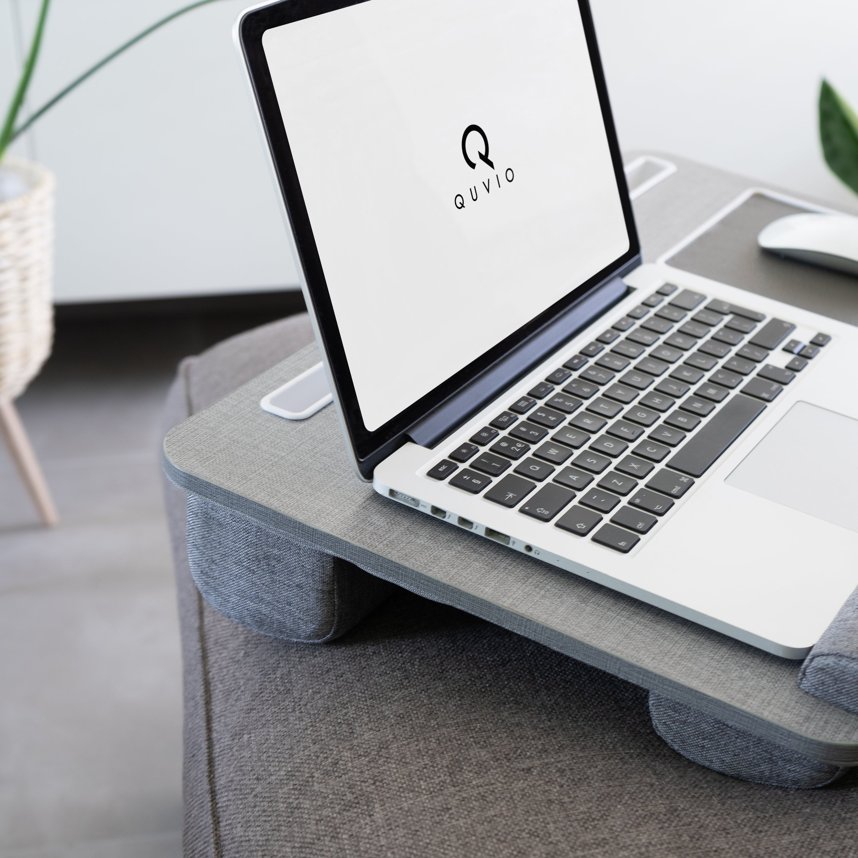 QUVIO Laptop schootkussen met muismat - Licht Grijs