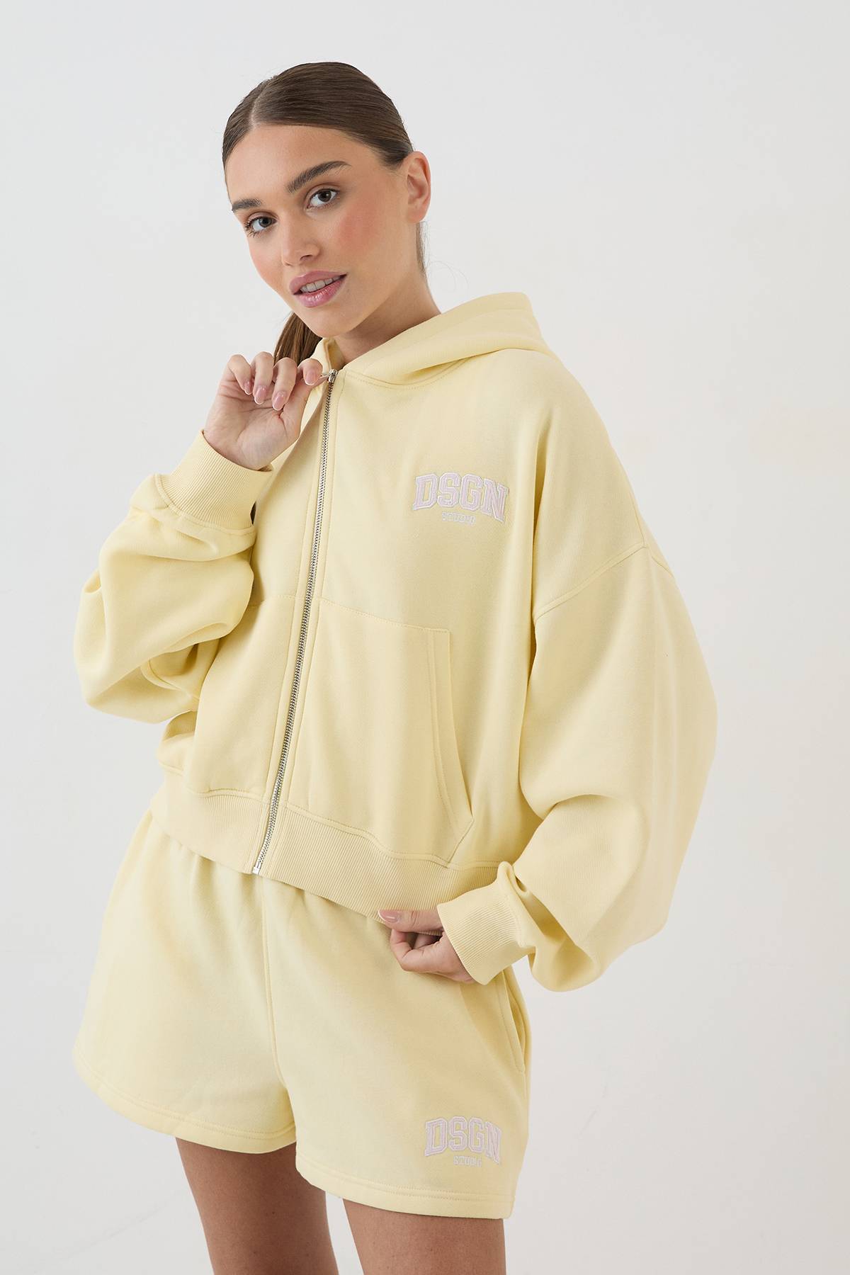 Sweat À Casynthétiqueche Court Boxy Zippé Avec Appliqué Collegiate Dsgn Studio