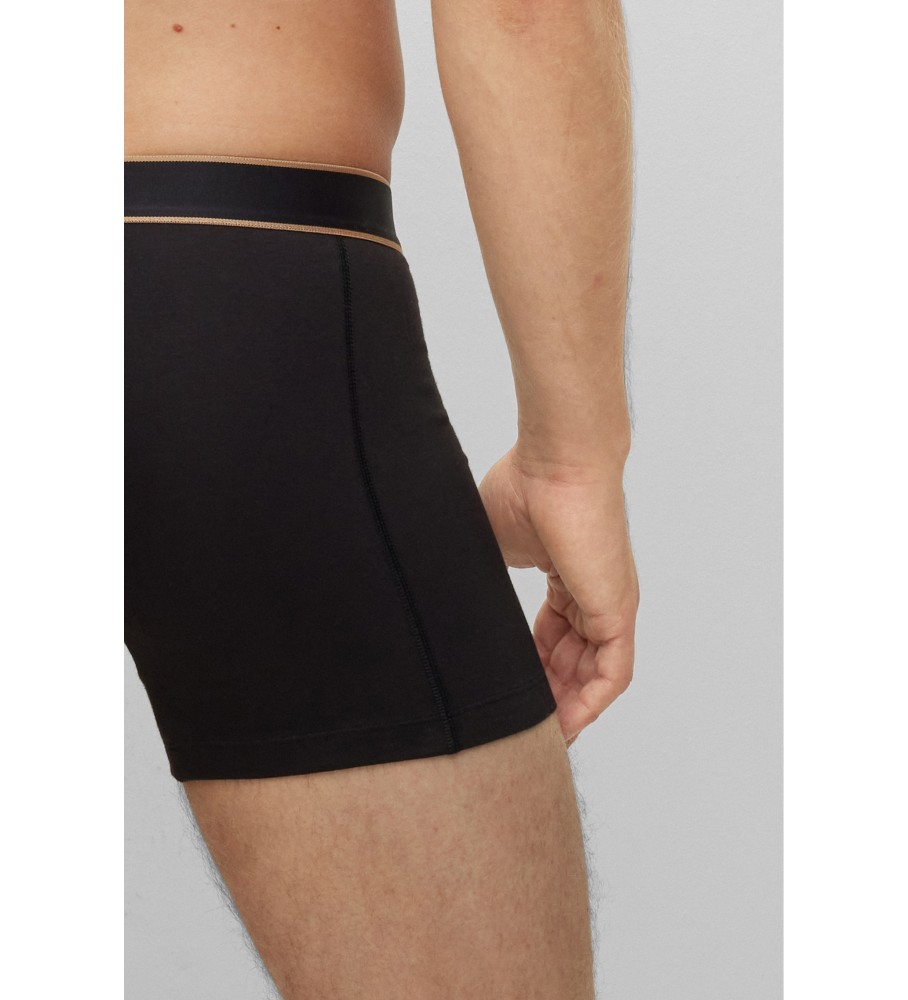 Cueca boxer elástica BOSS com logotipo na cintura, preta.