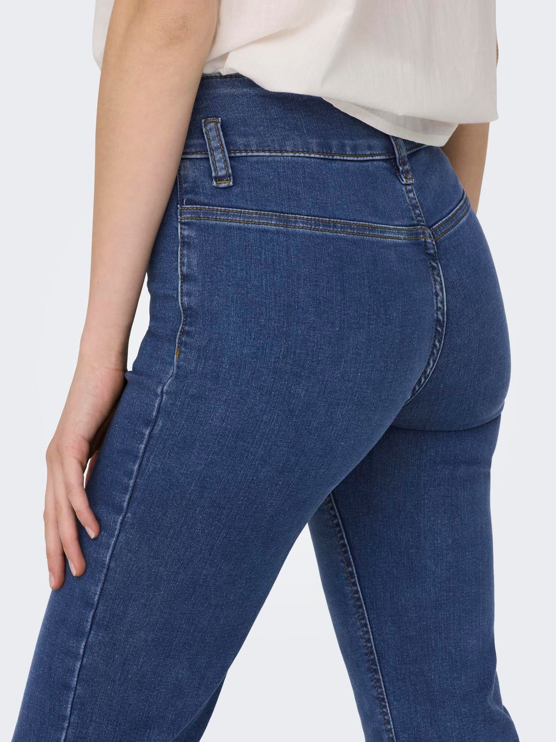 JDYNEWNIKKI Hohe Taille Ausgestellt Jeans Medium Blue Denim