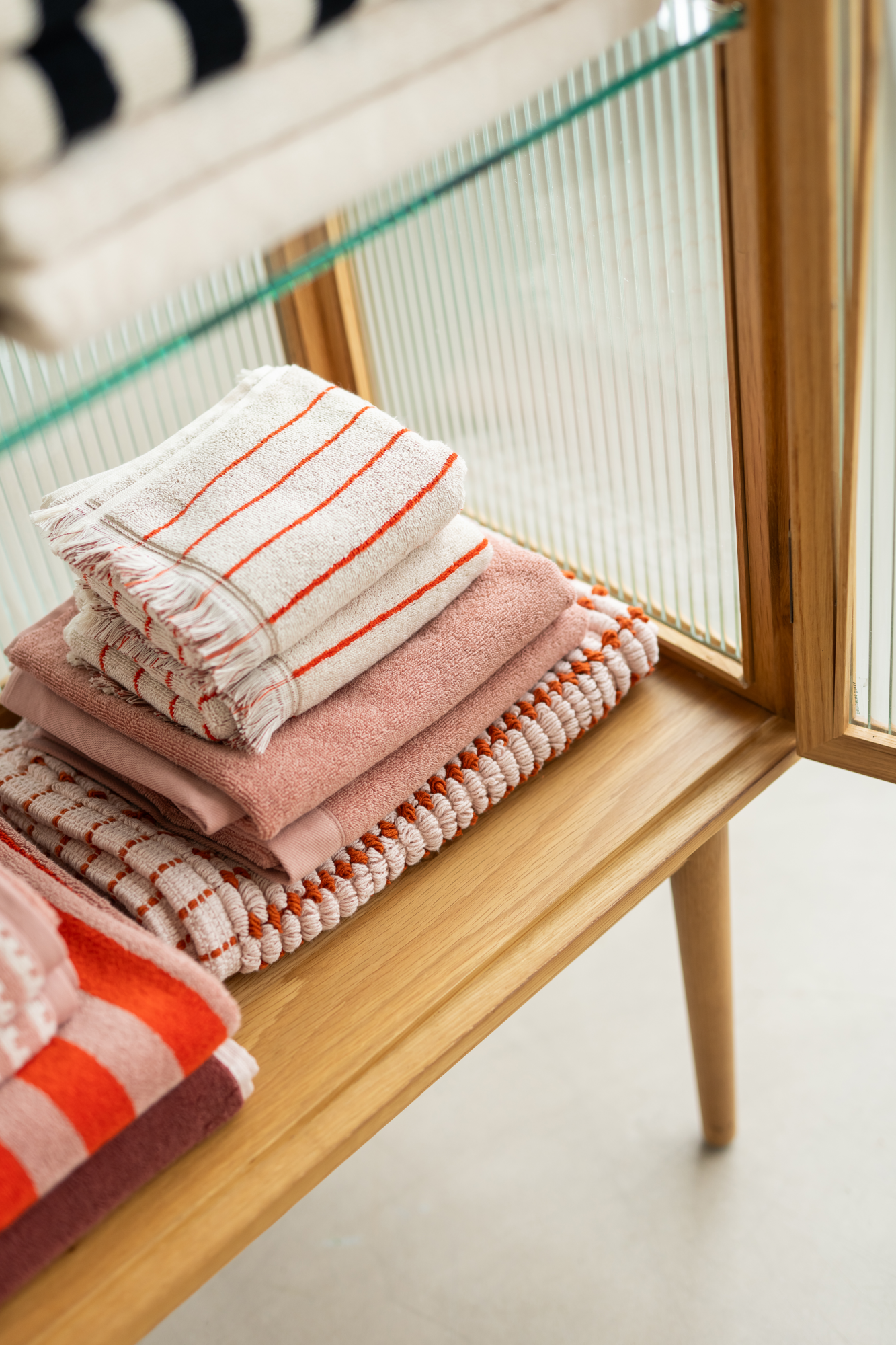 Gastendoek Ellis blush/red/white 30x50 cm - set van 6