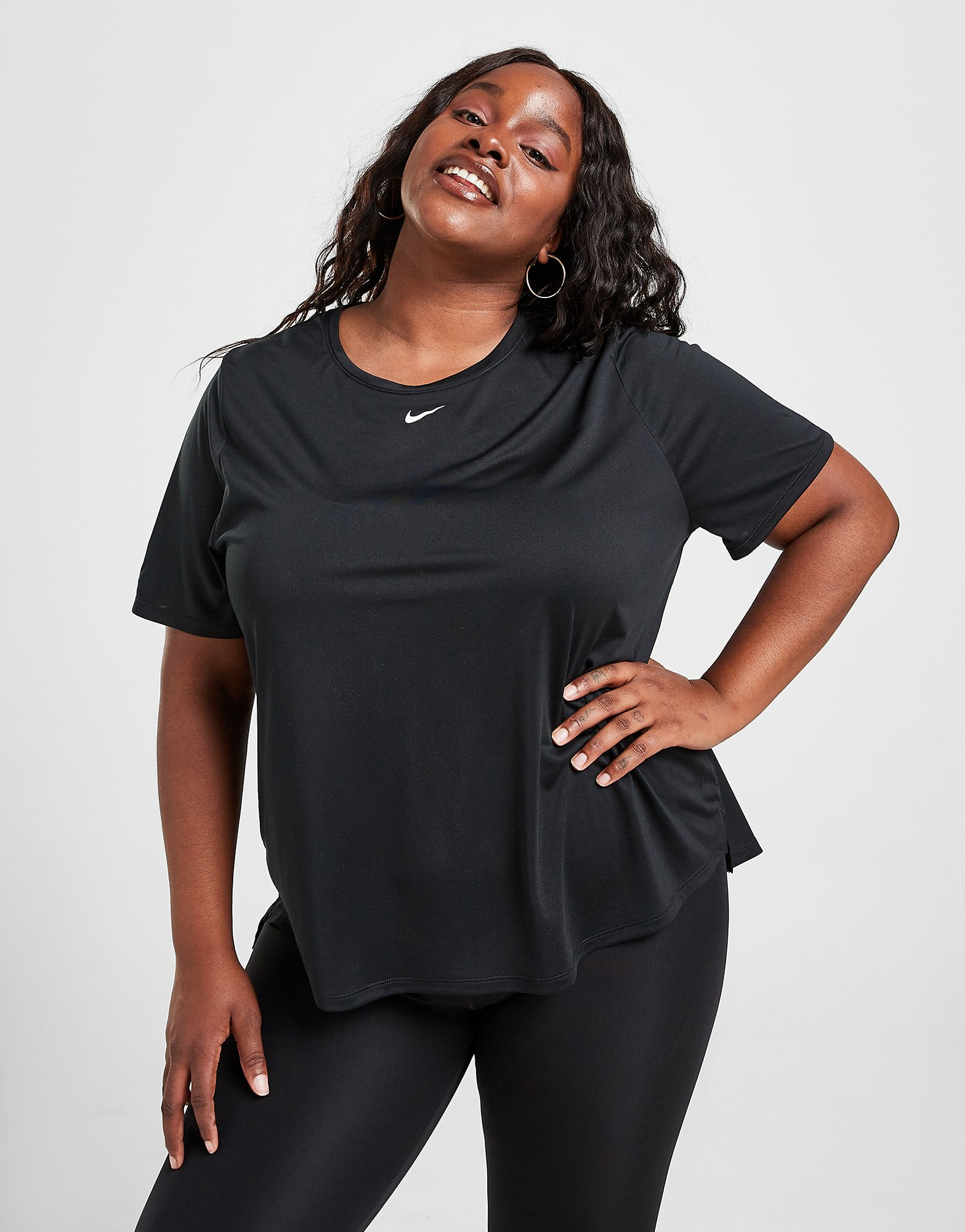 Nike Haut à manches courtes et coupe standard Nike Dri-FIT One pour Femme (grande taille)