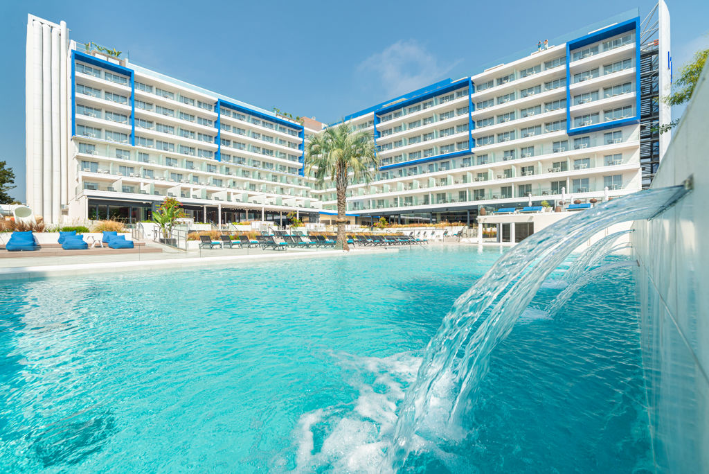 L'Azure Logies - Hotel